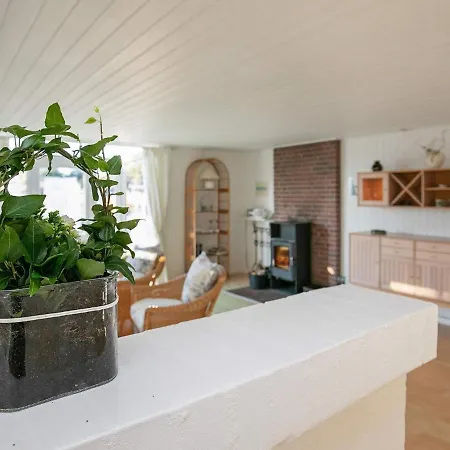 Three-bedroom Holiday In 10 Blokhus