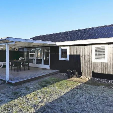 Three-bedroom Holiday In 10 Semesterbostad