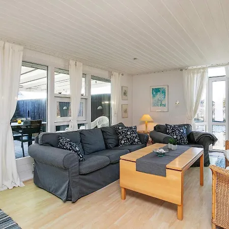 Semesterbostad Three-bedroom Holiday In 10 Blokhus